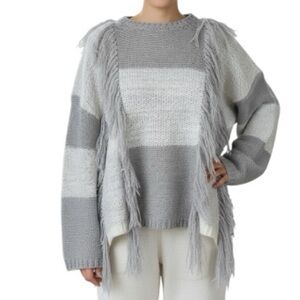 Pol One Size Women’s Pullover Fringed Sweater Gray Very Good Condition